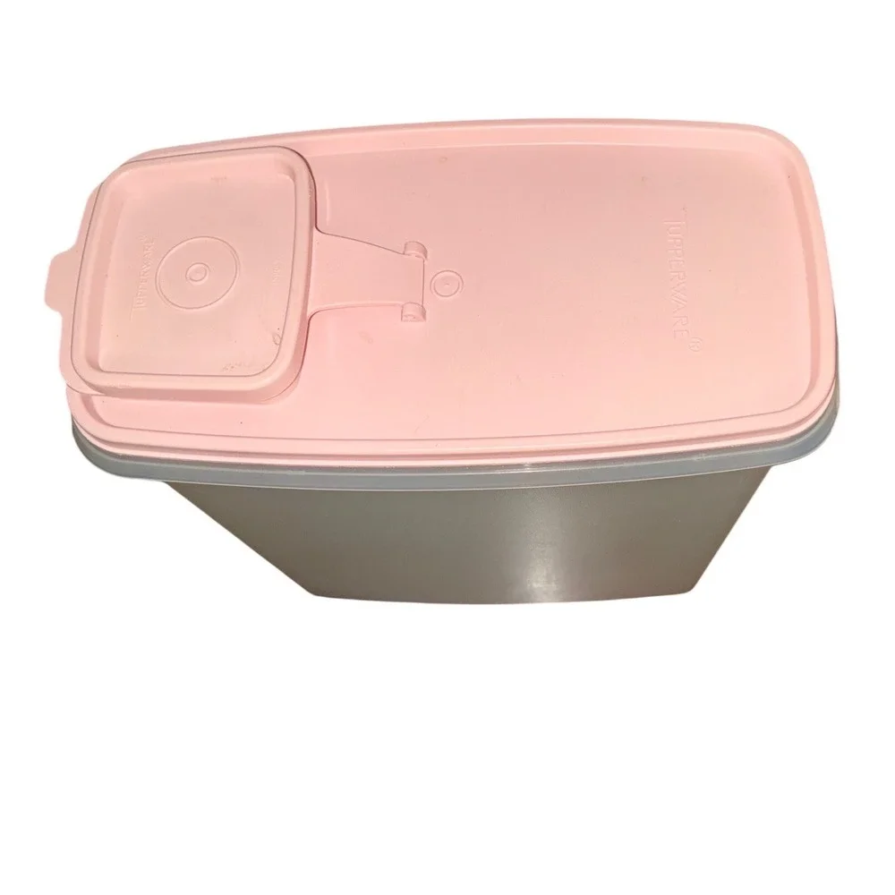 VTG Tupperware #1588-8 Pink Cereal Keeper-Red Lid. 9.5